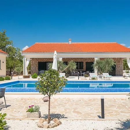 Holiday home Gorgeous In With Outdoor Swimming Pool *