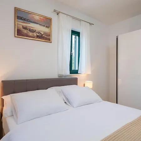 Vikendica Pet Friendly In With Sauna Oklaj