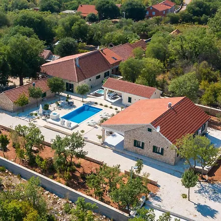 Vikendica Pet Friendly In With Sauna