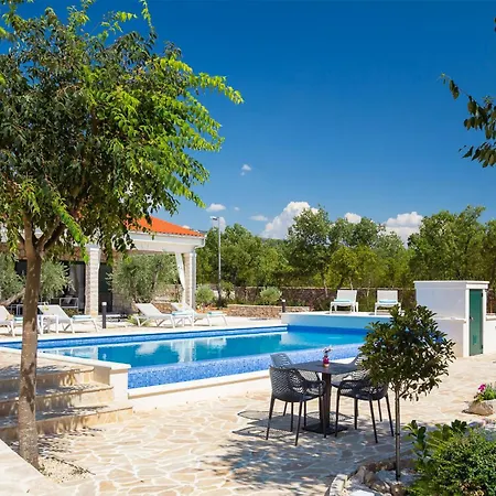 Gorgeous In With Outdoor Swimming Pool * Oklaj
