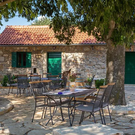 Holiday home Gorgeous In With Outdoor Swimming Pool