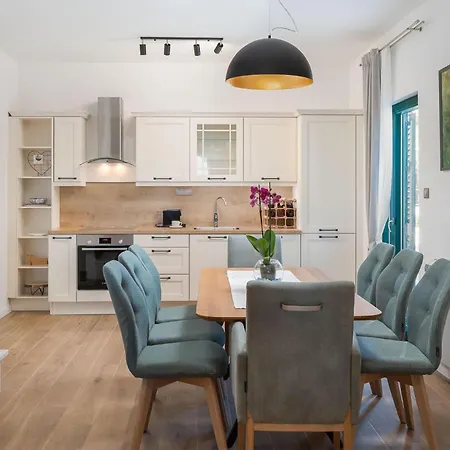 Holiday home Gorgeous In With Outdoor Swimming Pool *