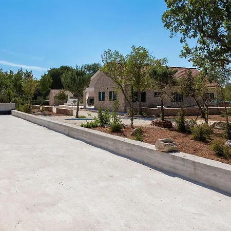 Pet Friendly In With Sauna Oklaj