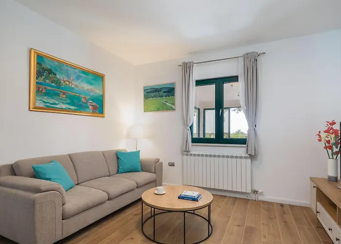 Pet Friendly In With Sauna בית נופש Oklaj