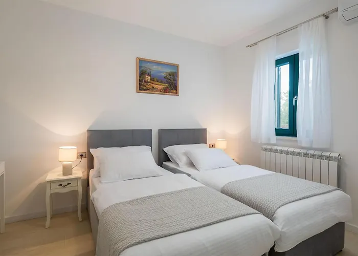 בית נופש Pet Friendly In With Sauna Oklaj