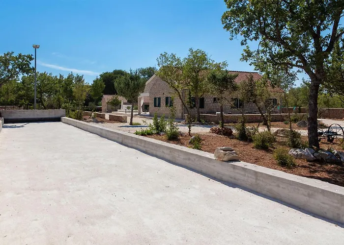 Pet Friendly In With Sauna Oklaj