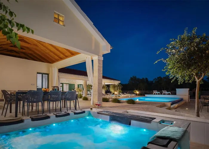 Pet Friendly In With Sauna בית נופש Oklaj