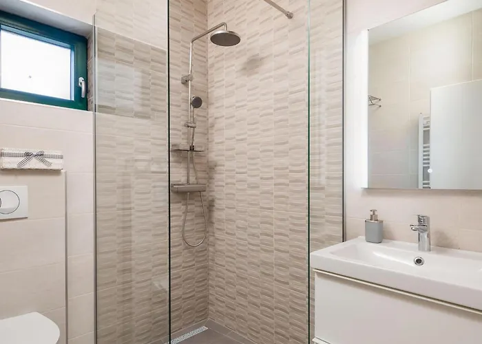 בית נופש Pet Friendly In With Sauna Oklaj